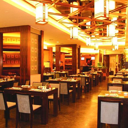 The Royal Marina Plaza Hotel Canton Restaurant photo