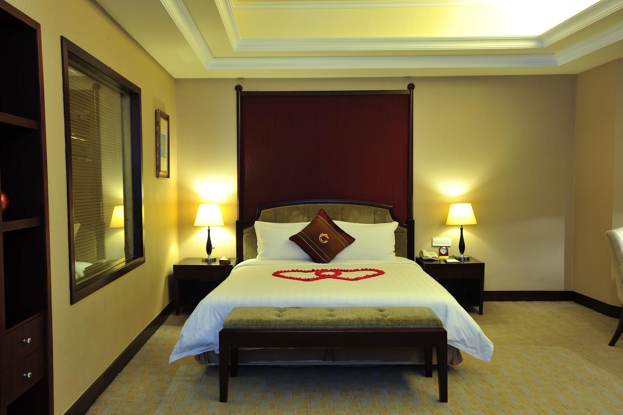 The Royal Marina Plaza Hotel Canton Extérieur photo