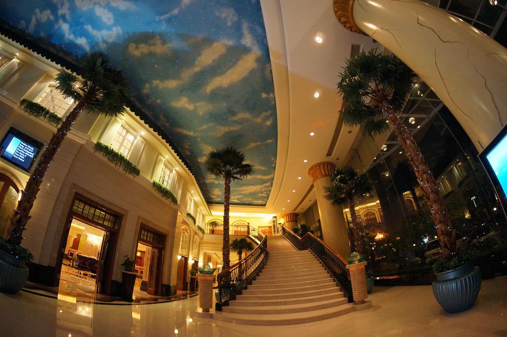 The Royal Marina Plaza Hotel Canton Extérieur photo