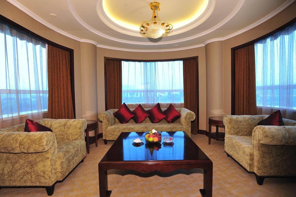 The Royal Marina Plaza Hotel Canton Extérieur photo