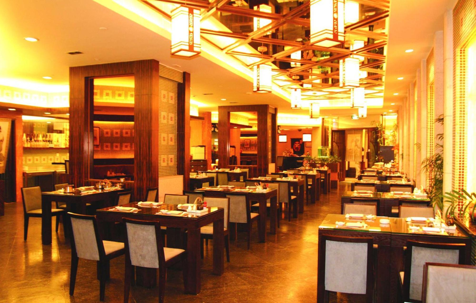 The Royal Marina Plaza Hotel Canton Restaurant photo