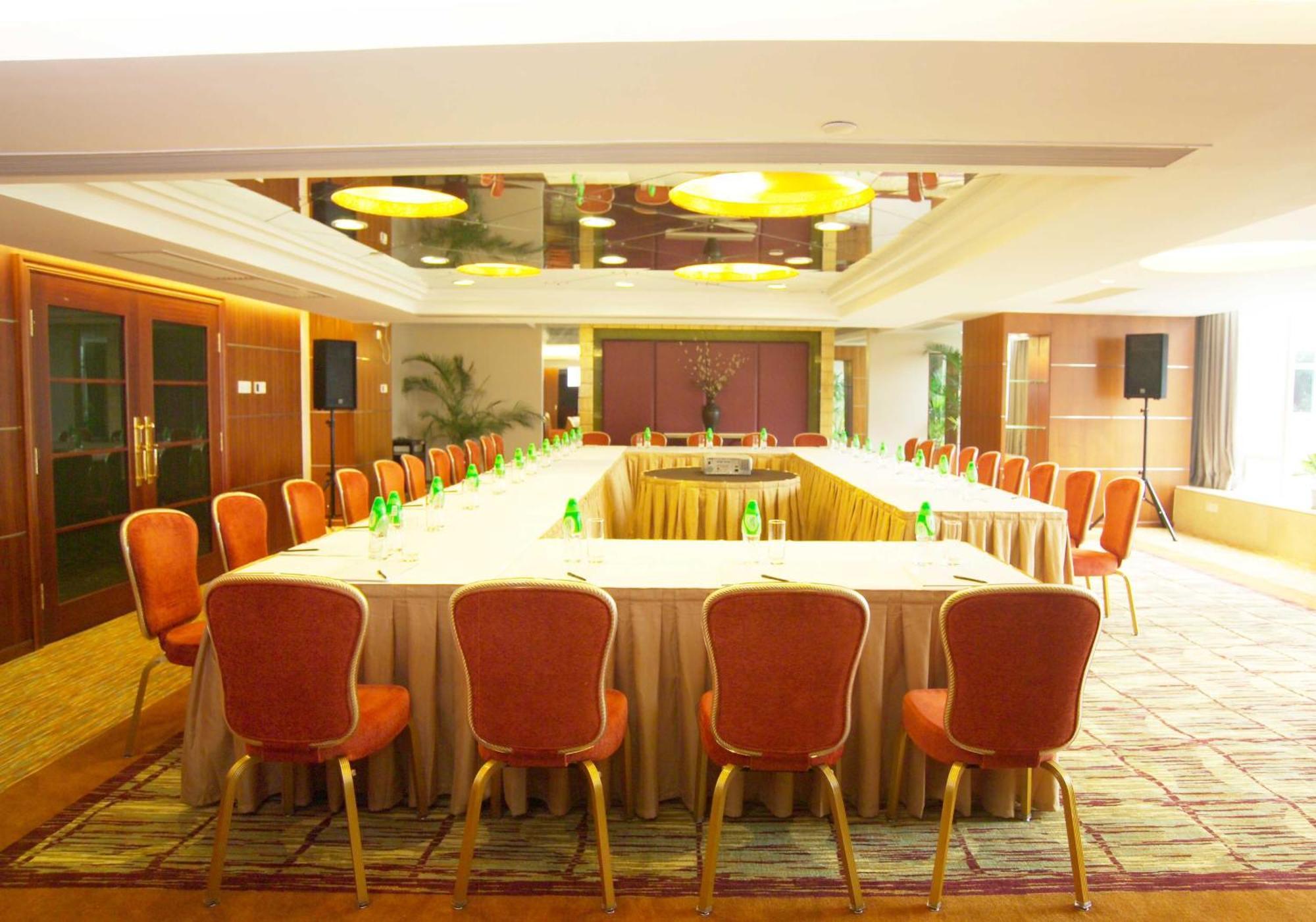 The Royal Marina Plaza Hotel Canton Extérieur photo