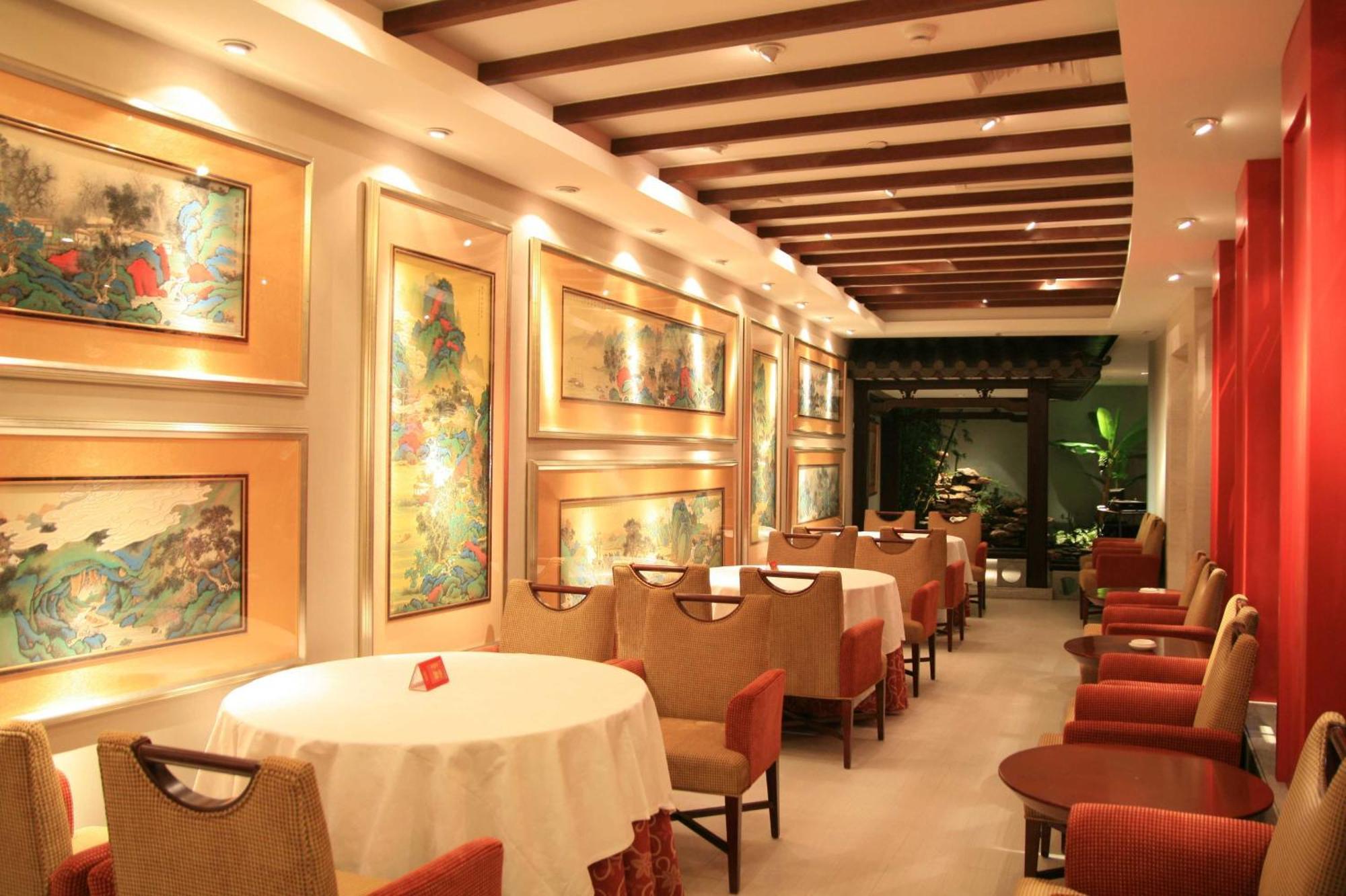 The Royal Marina Plaza Hotel Canton Extérieur photo