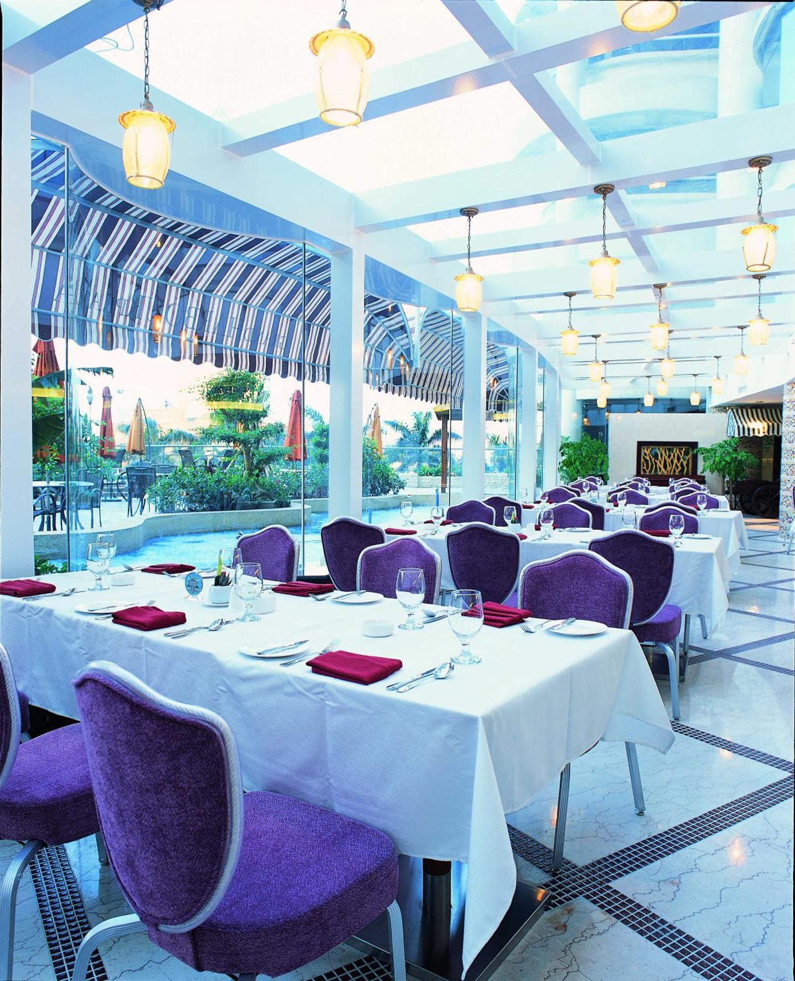 The Royal Marina Plaza Hotel Canton Extérieur photo