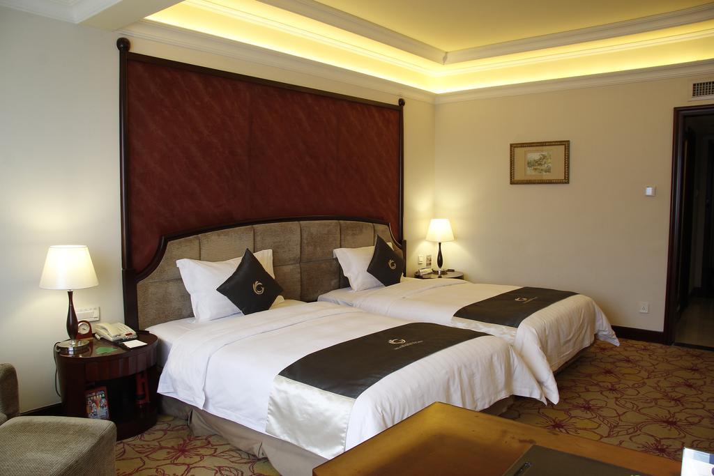 The Royal Marina Plaza Hotel Canton Extérieur photo