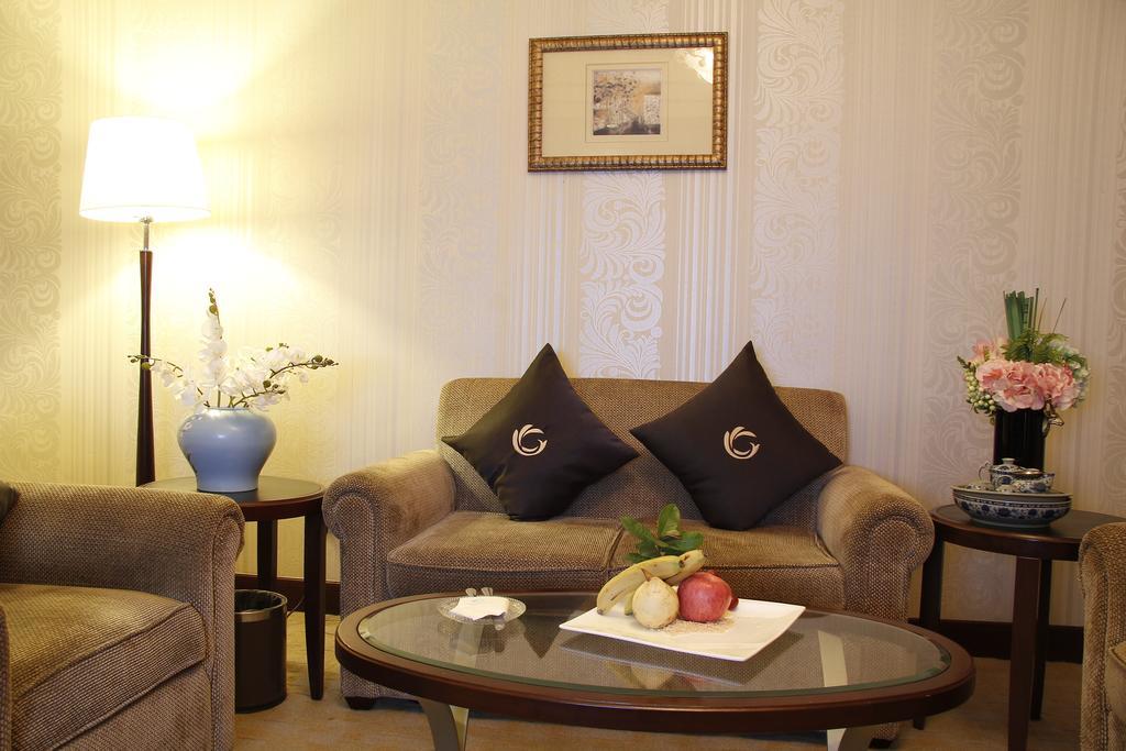The Royal Marina Plaza Hotel Canton Extérieur photo