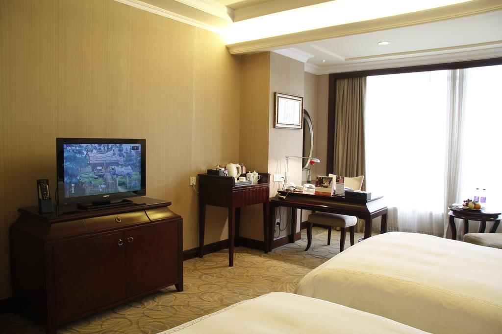 The Royal Marina Plaza Hotel Canton Extérieur photo