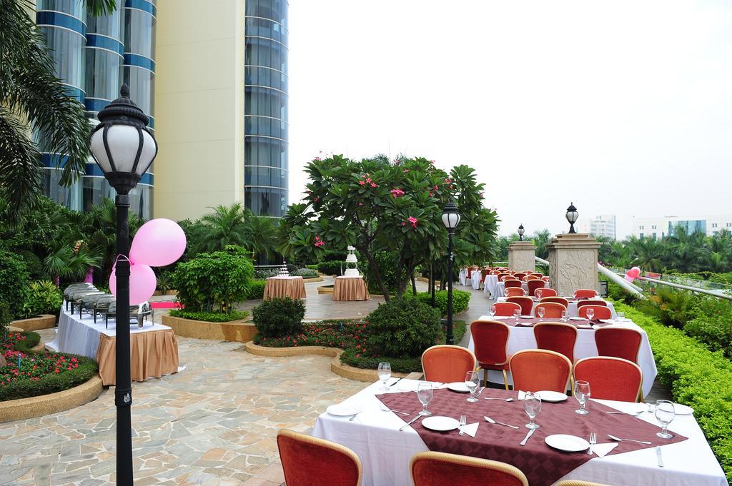 The Royal Marina Plaza Hotel Canton Extérieur photo