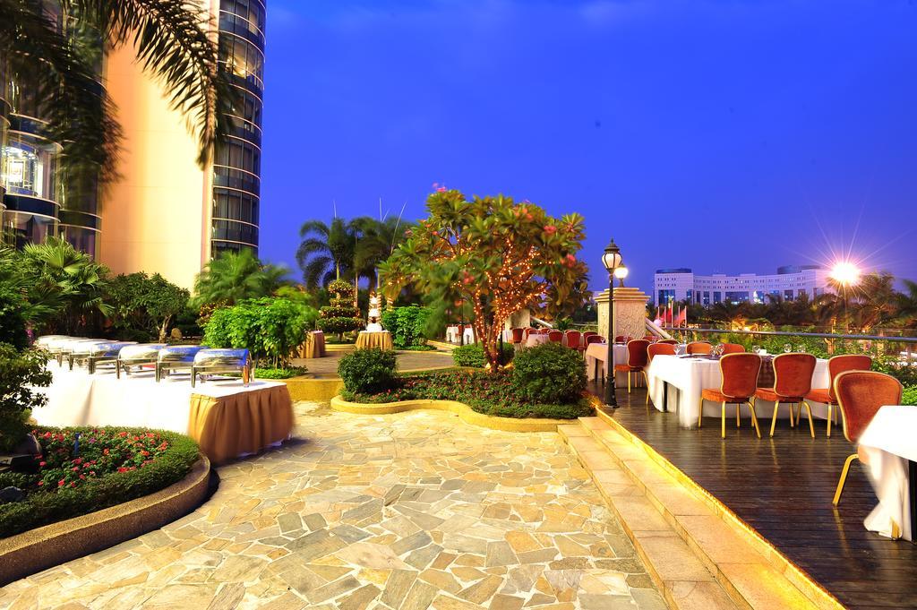 The Royal Marina Plaza Hotel Canton Extérieur photo