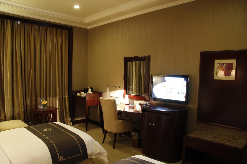 The Royal Marina Plaza Hotel Canton Extérieur photo