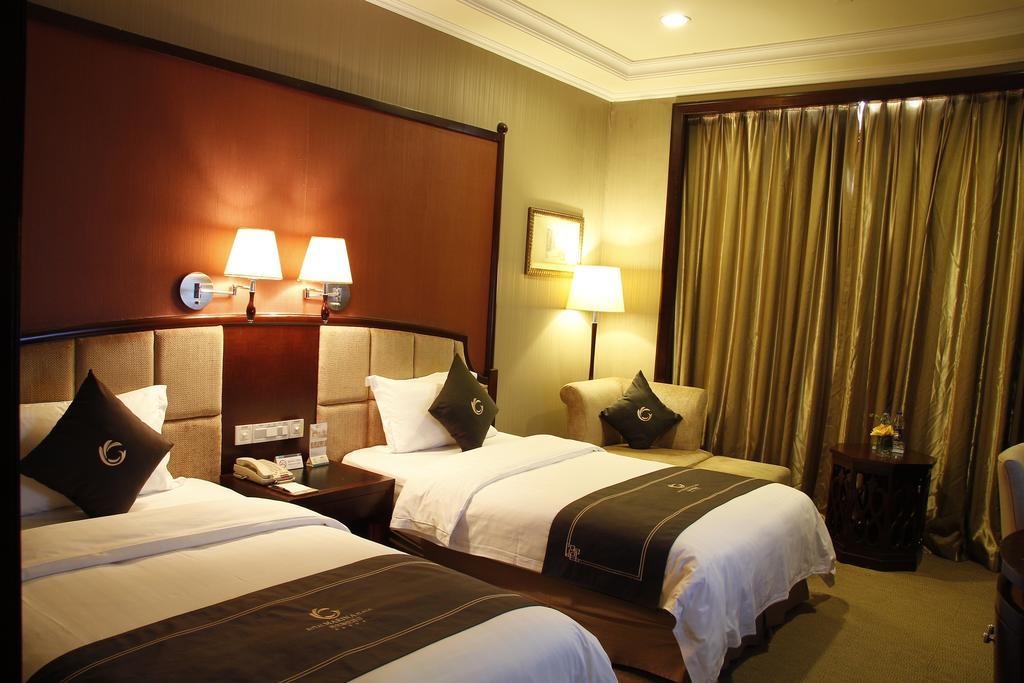 The Royal Marina Plaza Hotel Canton Extérieur photo