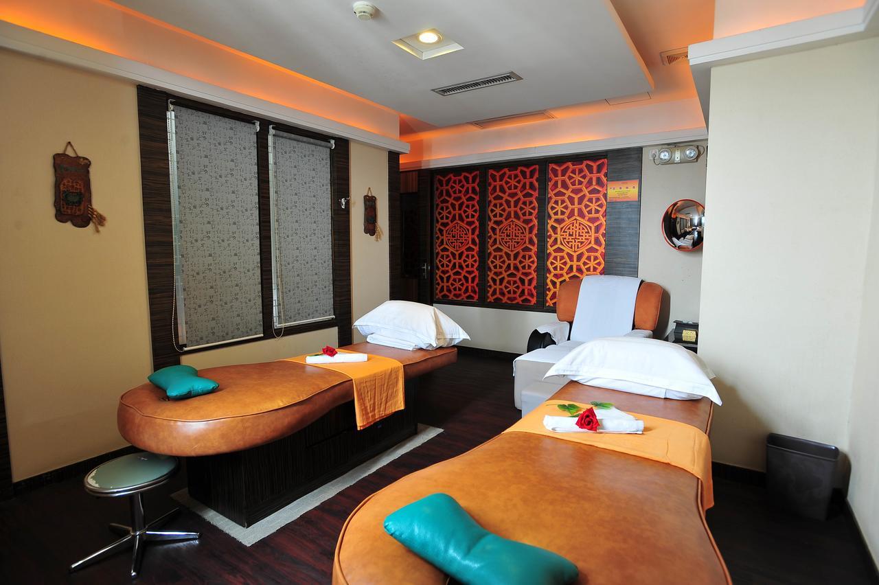 The Royal Marina Plaza Hotel Canton Extérieur photo