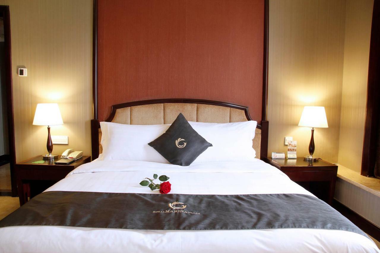 The Royal Marina Plaza Hotel Canton Extérieur photo