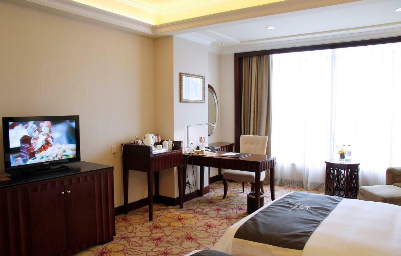 The Royal Marina Plaza Hotel Canton Extérieur photo